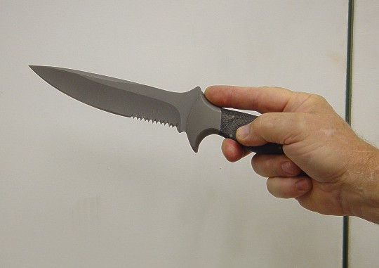 Unusual knife grip technique: Palm Reinforced