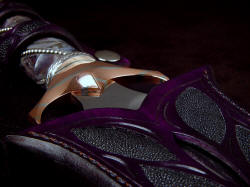 "Amethystine" dagger custom sheath mouth detail. Hand-carved leather shoulder is thick and strong, 9-10 oz. dyed and sealed