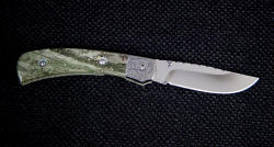"Gemini" linerlock folding knife, reverse side view. Note nice banding in nephrite jade gemstone